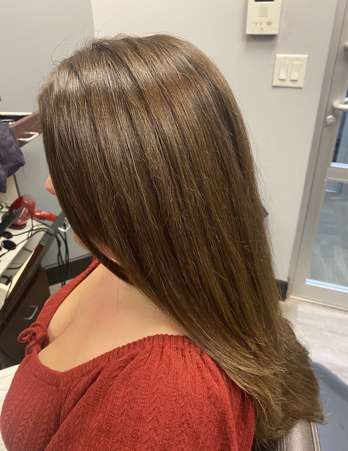 Rich brunette all-over color with glossy finish
