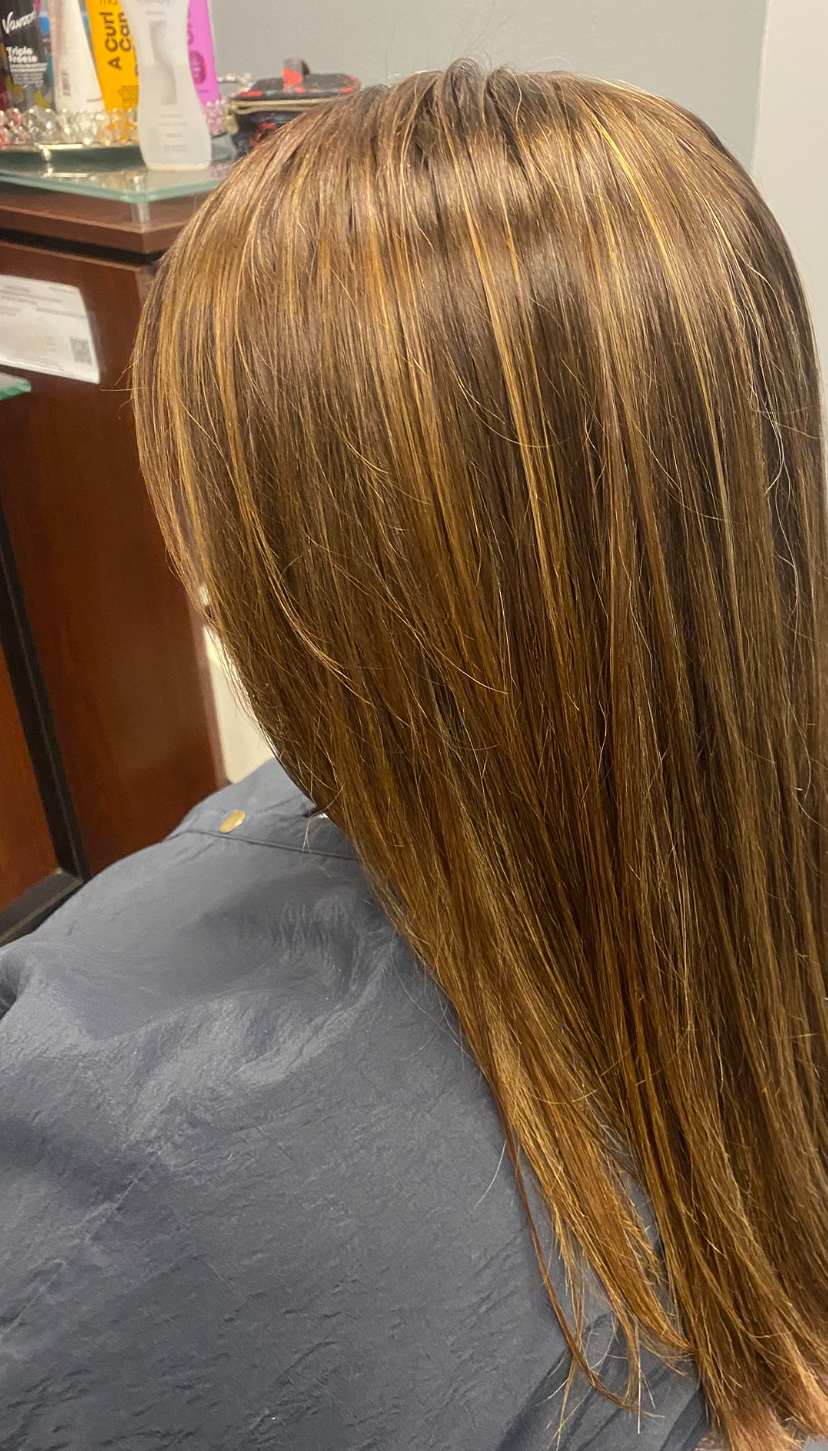 Dimensional blonde highlights by HairWorx