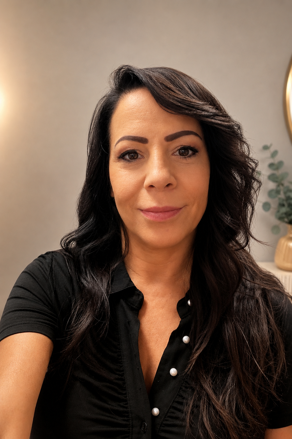 Shawna, master stylist and owner of HairWorx